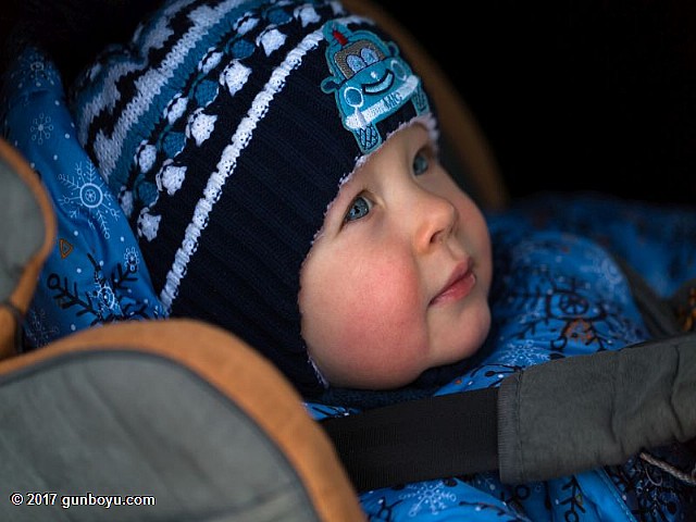 Güvenli Bir Kış Sürüşünde Bebek Giyimi