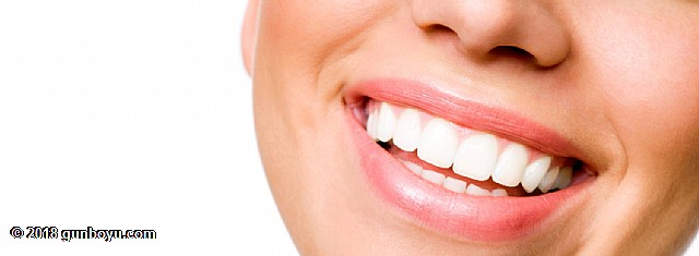 Dişlerinizi Meyve ve Sebzelerin Yardımıyla Doğal Olarak Beyazlatabilirsiniz!