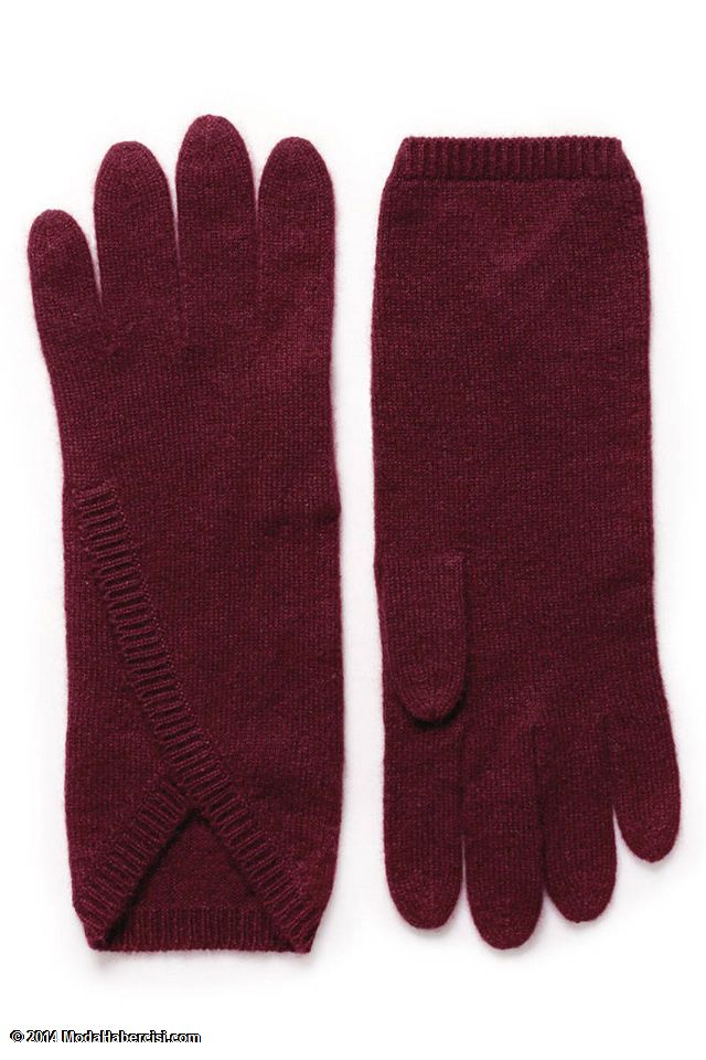 Kış Aylarında Tercih Edilmesi Gerekenler / Yün Eldivenler:
Yün eldivenleri mutlaka tercih edin. Ellerinizin sıcak tutmasını en iyi yün eldivenler sağlayacaktır. Bu sezonun koyu bordo tonları, siyah ve vizon tonları eldivenlerinizde oldukça trend oluyor.