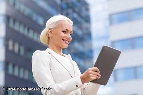 Yeni Yıla Mutlu Bir Başlangıç Yapmak İçin Bazı İpuçları / Başarı, insanları mutlu ve iş yapmaya eğilimli olduğunu göstermiştir. Sevdiğiniz işi en iyi şekilde yapın. İnsanlar sizi takdir edecektir. Çevrenizde çok baskıcı insanlar varsa siz önünüze bakın ve pozitif düşünün.
