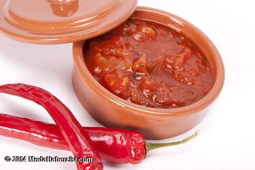 Organik Ve Sağlıklı Gıdalar / Birçok marka koruyu ve katkı maddesi içerirken bazı markalar ise içermezler. Organik salsada bol vitamin bulunur. Yemeklerinizi daha lezzetli hale getirmek için salsa ekleyebilirsiniz. Omlet, salatalar veya kızarmış sebzelerinize salsa katabilirsiniz.