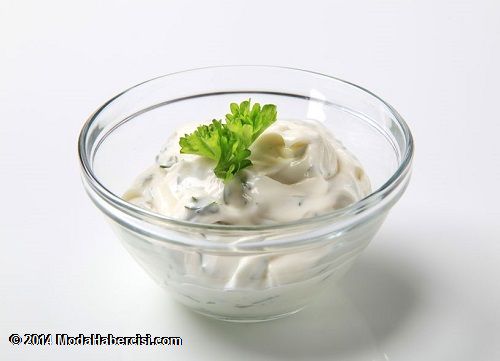 Blender İle Süper Lezzetli Yiyecekler / Hala şişelenmiş salata soslarını satın alıyor musunuz? Bu alışkanlığınıza tekme vurun. Mağazalarda satılan salata sosları, koruyucu ve rafine yağlar içerir. Bir blender yardımıyla kendi salata sosunuzu yapmaya başlayın ve farkı hissedin. İnanılmaz salata sosu tarifleri vardır.